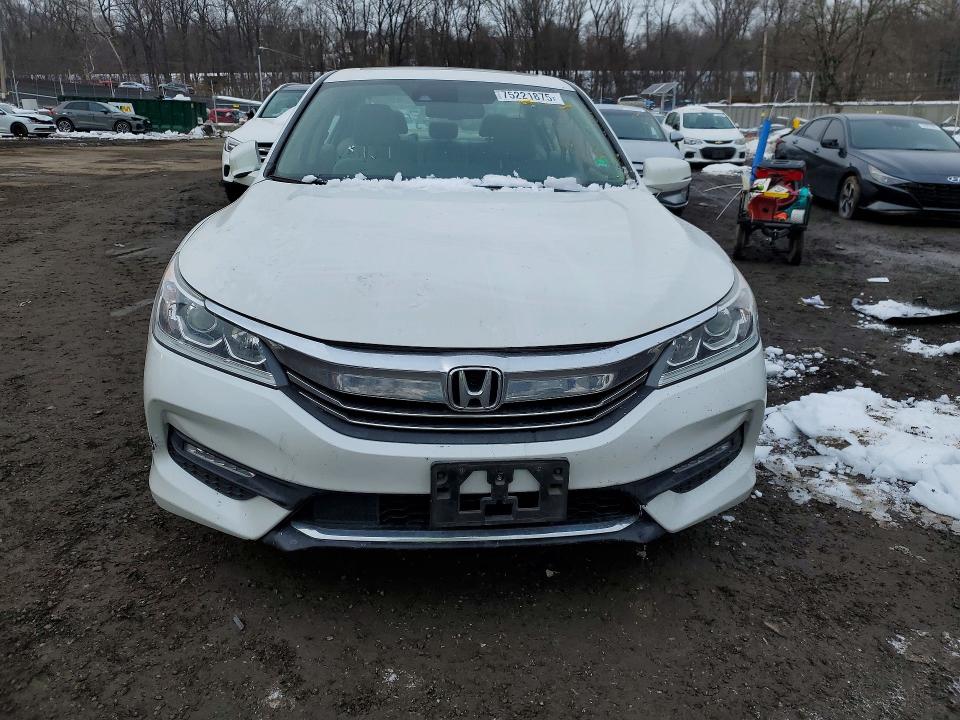 Photo 5 from auction – 2016 HONDA ACCORD with VIN 1HGCR2F95GA208739