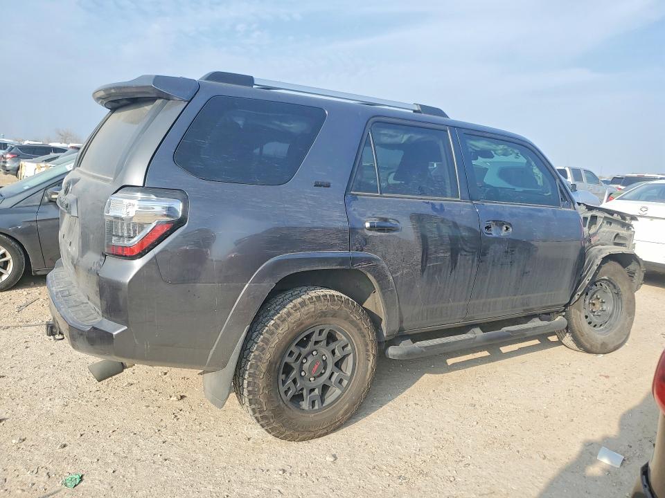 Photo 3 from auction – 2023 TOYOTA 4RUNNER with VIN JTEFU5JR4P5279891