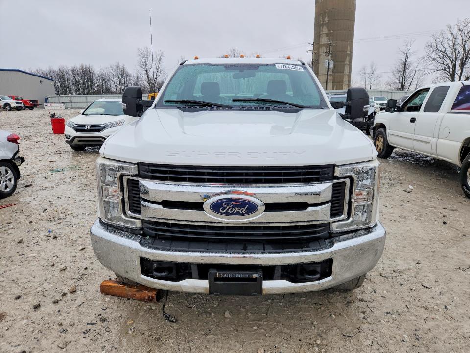 صورة رقم 5 من المزاد - 2017 FORD F350 مع VIN 1FTRF3BT6HEE54704