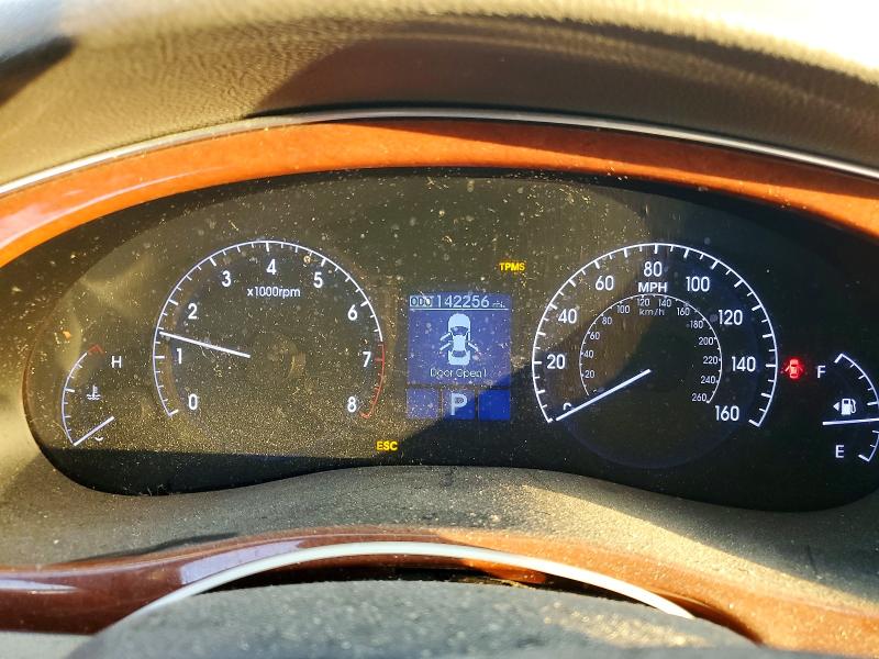 Photo 9 from auction – 2012 HYUNDAI GENESIS with VIN KMHGC4DD3CU203368