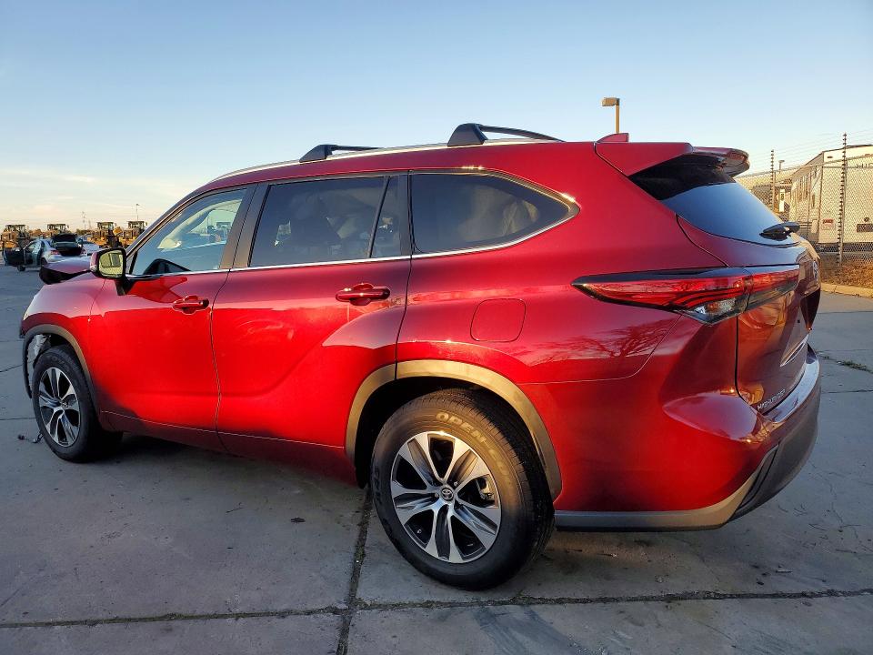 Photo 2 from auction – 2023 TOYOTA HIGHLANDER with VIN 5TDKDRAH7PS039620