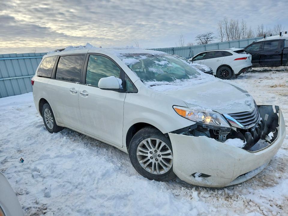 Photo 4 from auction – 2017 TOYOTA SIENNA with VIN 5TDYZ3DC8HS789487