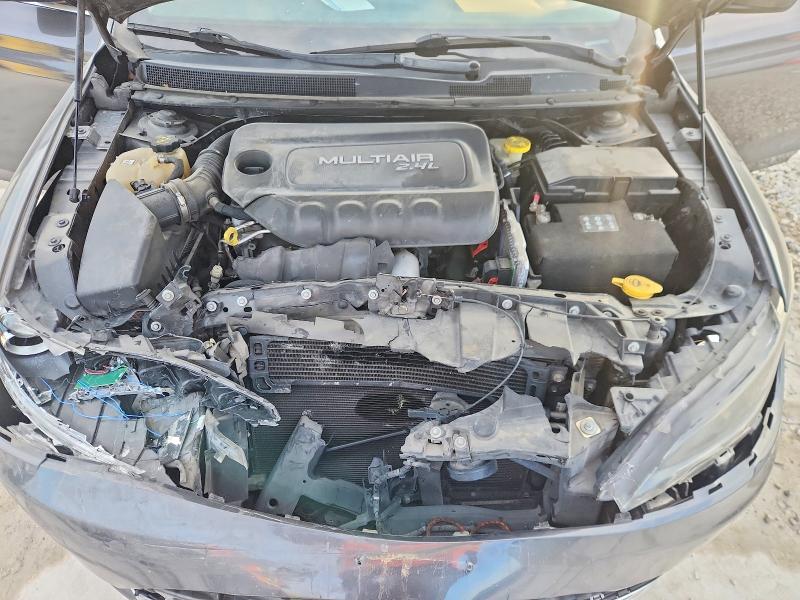 Photo 11 from auction – 2015 CHRYSLER 200 with VIN 1C3CCCAB9FN619265