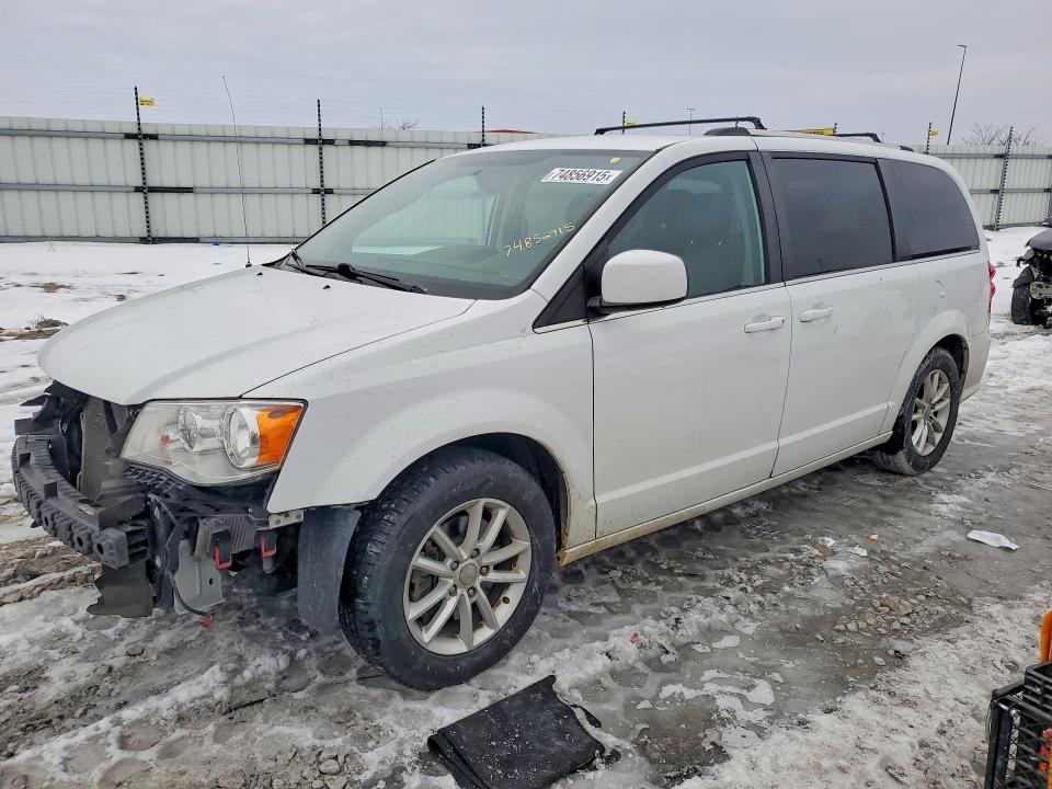DODGE GRAND CARAVAN 2018 with VIN 2C4RDGCGXJR240760 - Photo from auction