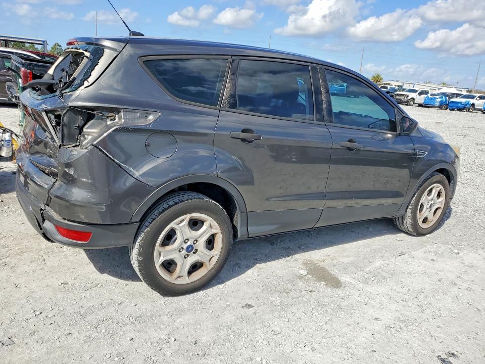 Photo 3 from auction – 2017 FORD ESCAPE with VIN 1FMCU0F79HUD42519