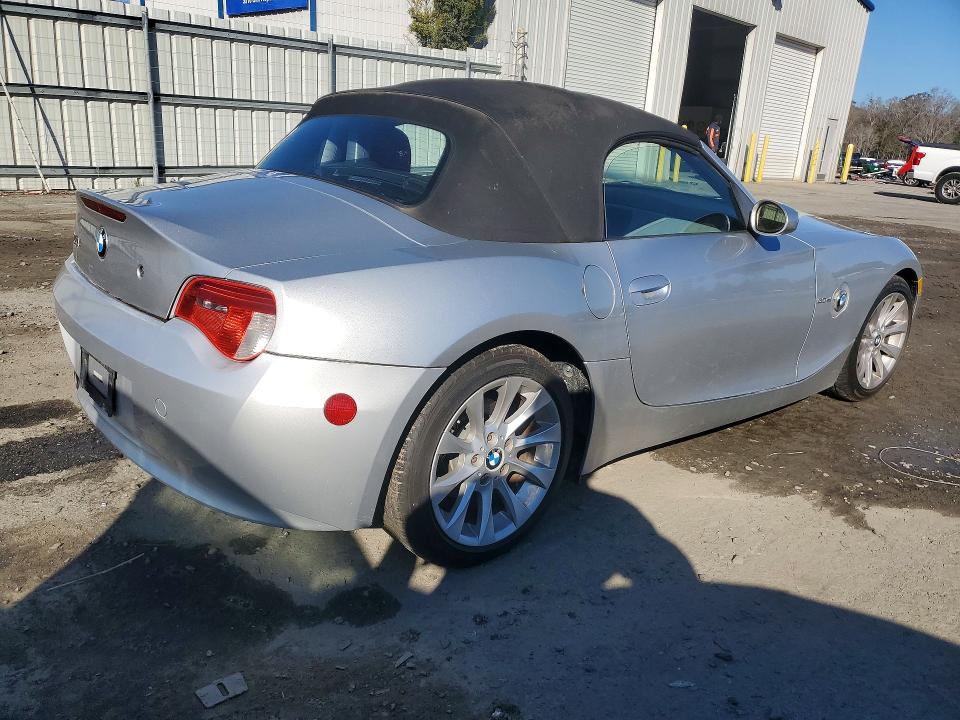 Photo 3 from auction – 2007 BMW Z4 with VIN 4USBU53577LX02272
