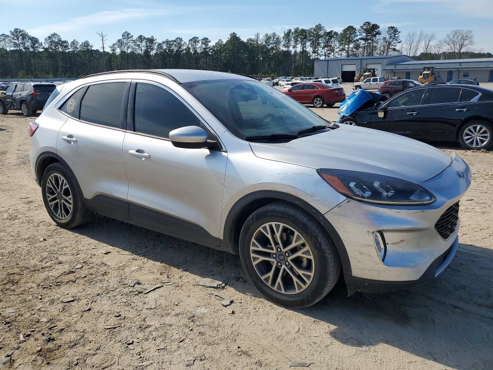 Photo 4 from auction – 2020 FORD ESCAPE with VIN 1FMCU0H69LUA58952