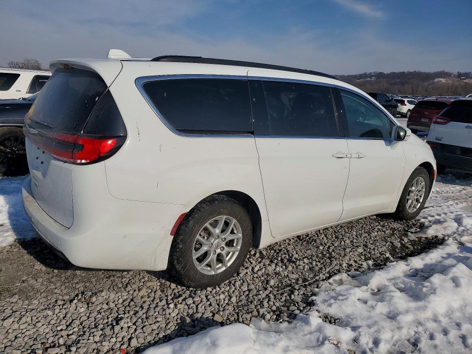 Photo 3 from auction – 2022 CHRYSLER PACIFICA with VIN 2C4RC1BG5NR140072