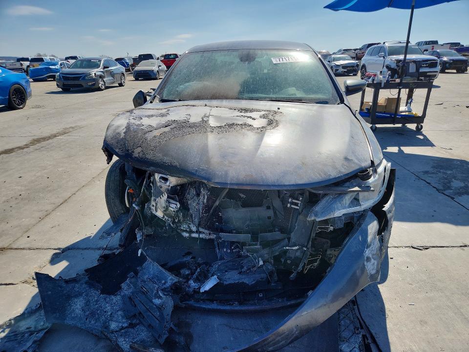 Photo 5 from auction – 2016 CHRYSLER 200 LIMITE with VIN 1C3CCCAB9GN112075