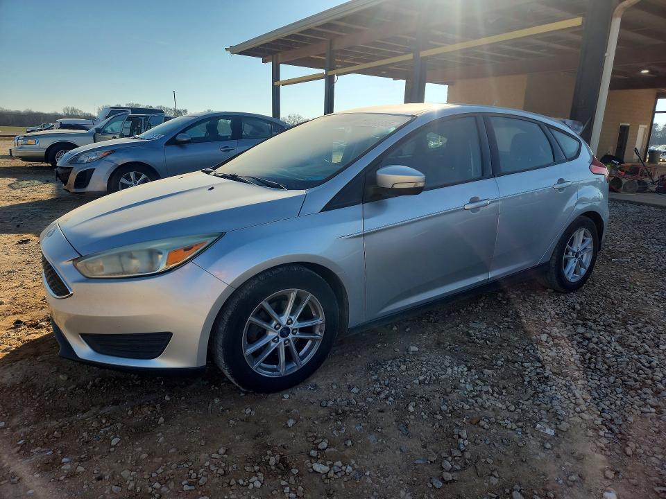 FORD FOCUS SE 2015 with VIN 1FADP3K24FL233387 - Photo from auction