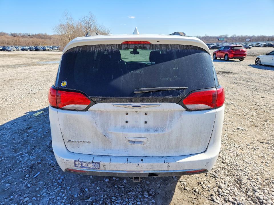 Photo 6 from auction – 2017 CHRYSLER PACIFICA with VIN 2C4RC1BG8HR657869