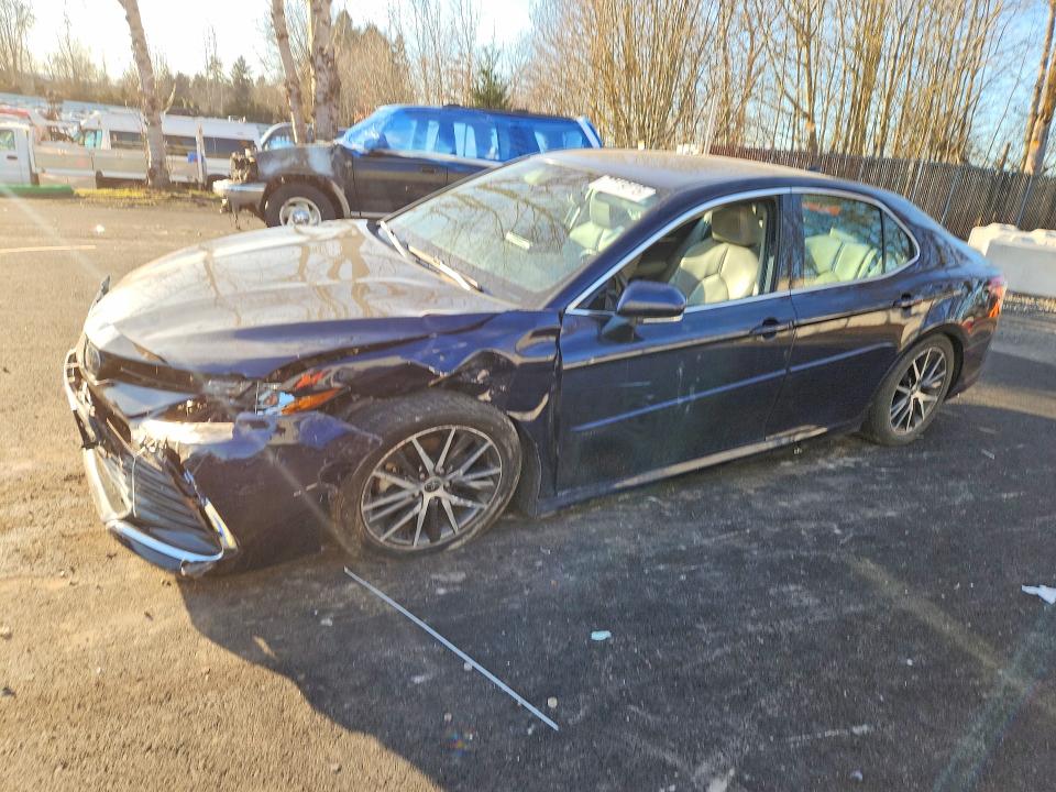 TOYOTA CAMRY 2022 z numerem VIN 4T1F31AK1NU577185 - Zdjęcie z aukcji