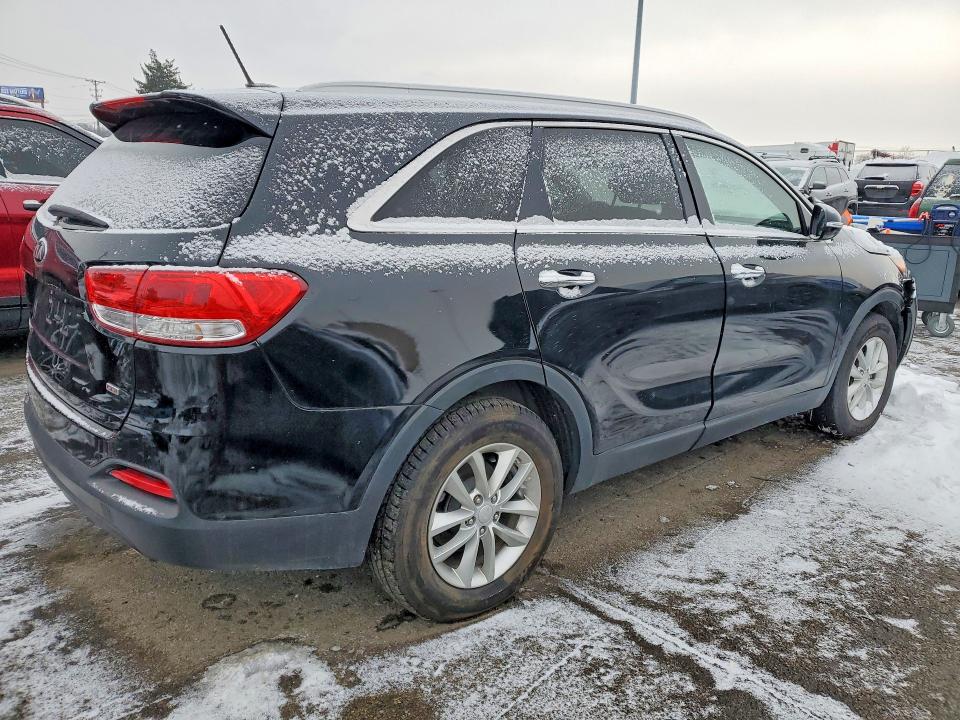 Photo 3 from auction – 2016 KIA SORENTO LX with VIN 5XYPGDA35GG165007