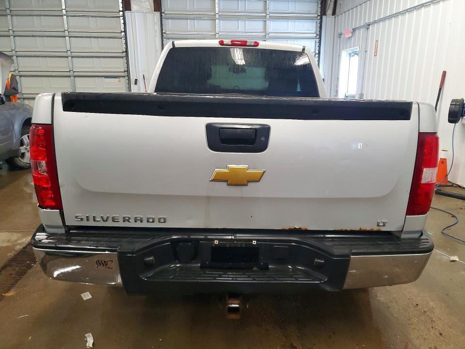 Photo 6 from auction – 2013 CHEVROLET SILVERADO with VIN 1GCRKSE72DZ354901
