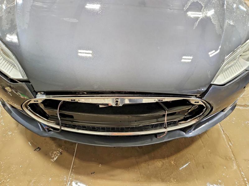 Photo 11 from auction – 2015 TESLA MODEL S with VIN 5YJSA1E15FF114115