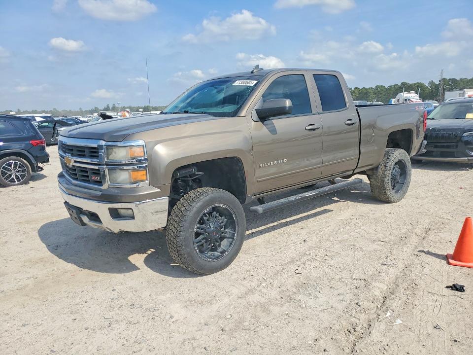 CHEVROLET SILVERADO 2015 with VIN 1GCVKREC5FZ172276 - Photo from auction