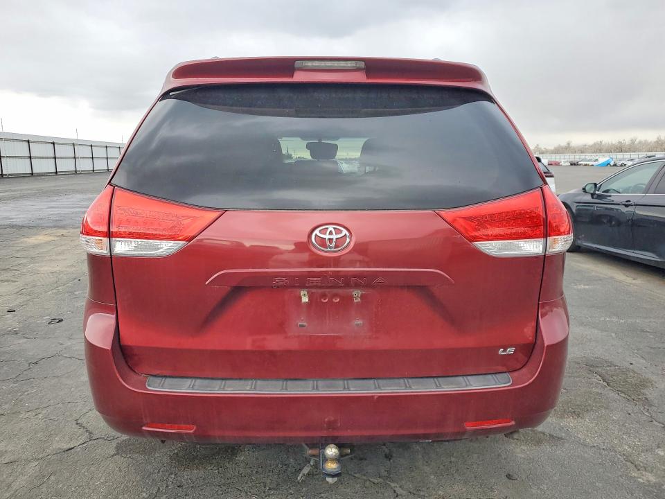 Photo 6 from auction – 2012 TOYOTA SIENNA with VIN 5TDKK3DC3CS215527