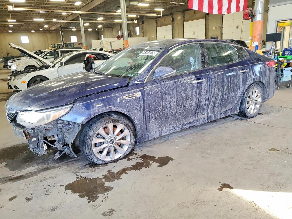 KIA OPTIMA 2018 with VIN 5XXGU4L39JG221239 - Photo from auction