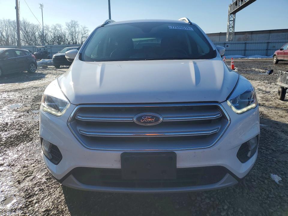 Photo 5 from auction – 2019 FORD ESCAPE with VIN 1FMCU9J97KUA03830