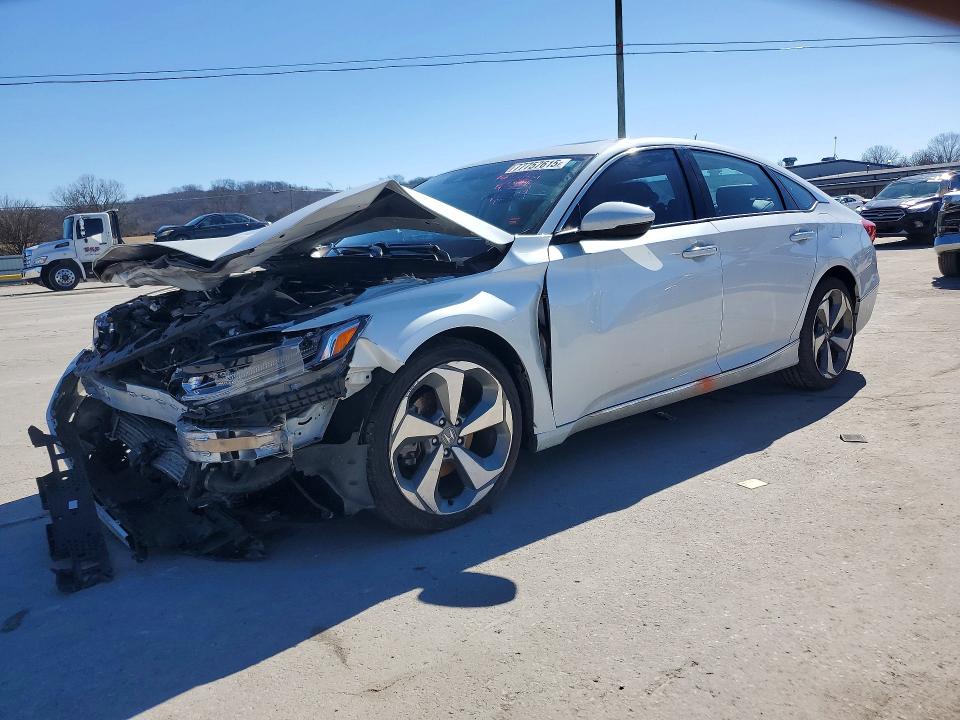 HONDA ACCORD 2018 with VIN 1HGCV1F92JA146486 - Photo from auction