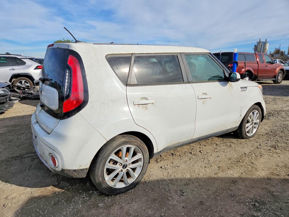 Photo 3 from auction – 2018 KIA SOUL with VIN KNDJP3A50J7900143