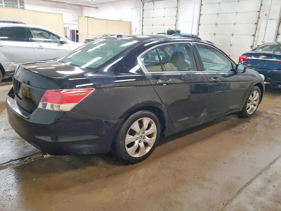 Фото 3 с аукциона – 2010 HONDA ACCORD с VIN 1HGCP2F83AA024341