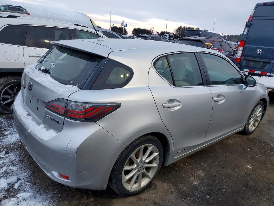 Photo 3 from auction – 2013 LEXUS CT 200 with VIN JTHKD5BH9D2134463