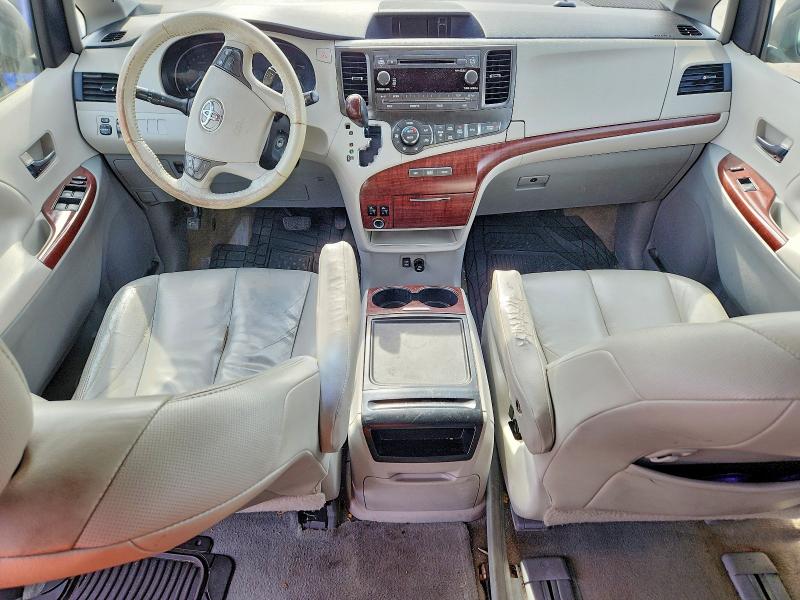 Photo 8 from auction – 2014 TOYOTA SIENNA XLE with VIN 5TDYK3DCXES523498