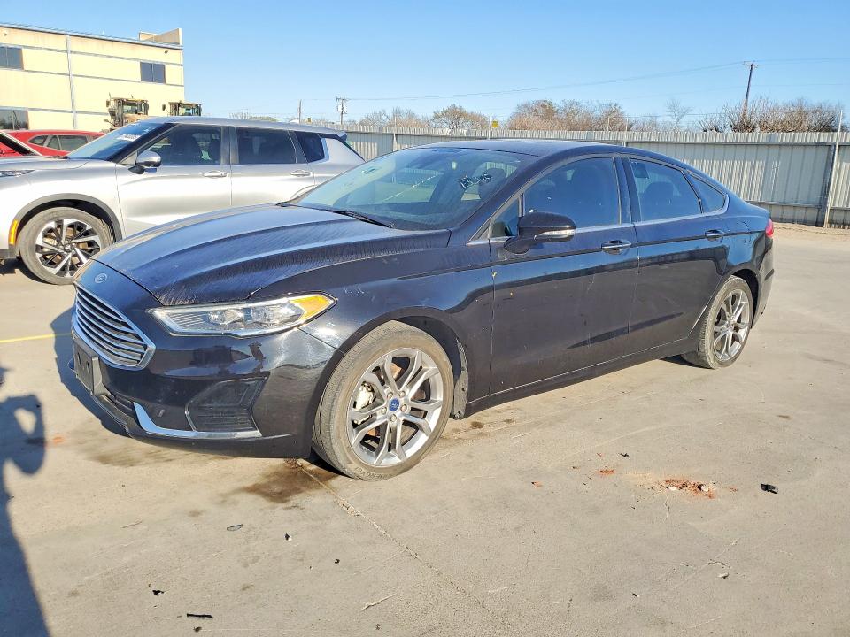 FORD FUSION 2020 with VIN 3FA6P0CD1LR110926 - Photo from auction