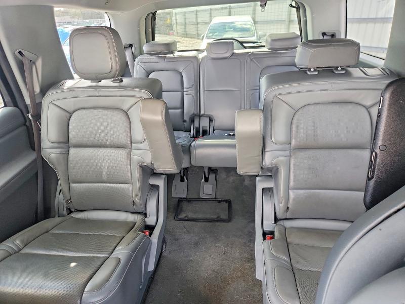 Photo 10 from auction – 2018 LINCOLN NAVIGATOR with VIN 5LMJJ2LT2JEL07797
