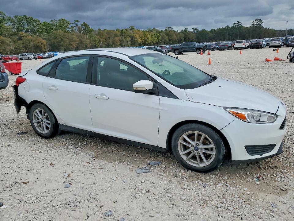Photo 4 from auction – 2017 FORD FOCUS with VIN 1FADP3F21HL347537