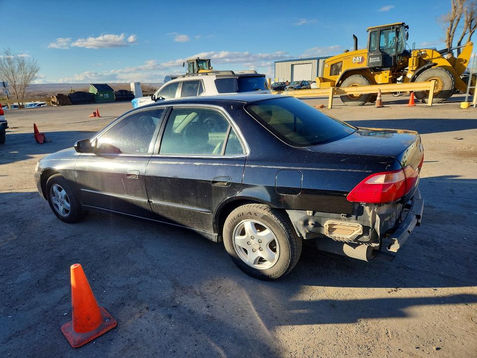 Photo 2 from auction – 2000 HONDA ACCORD with VIN 1HGCG1650YA026056
