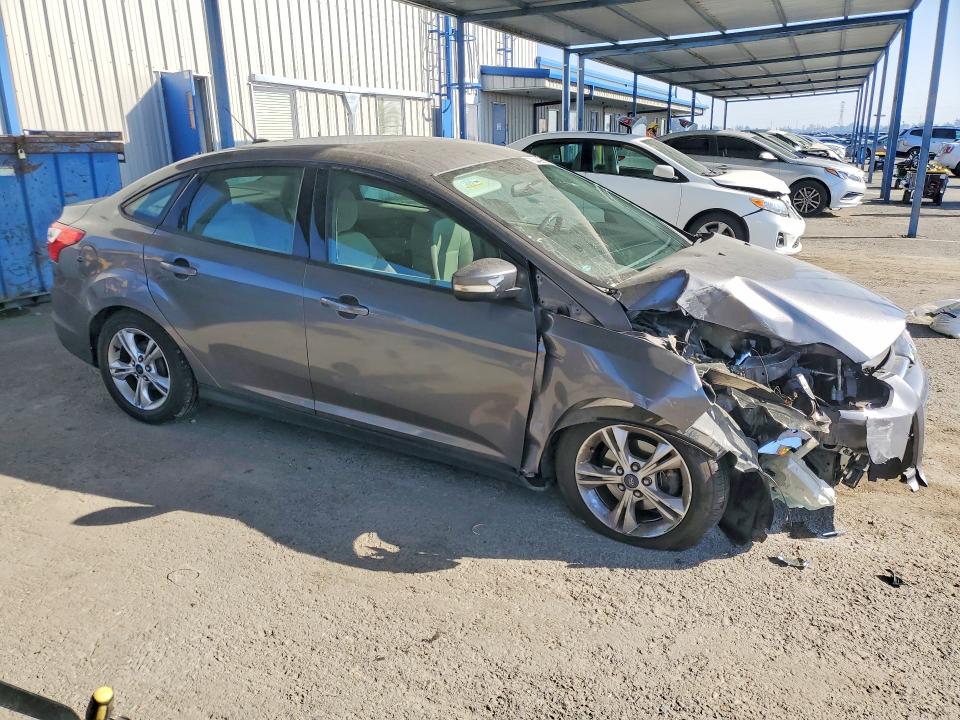 Photo 4 from auction – 2014 FORD FOCUS SE with VIN 1FADP3F2XEL230986