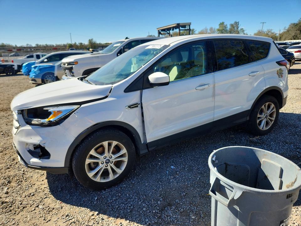 FORD ESCAPE 2017 with VIN 1FMCU0GD2HUE86451 - Photo from auction