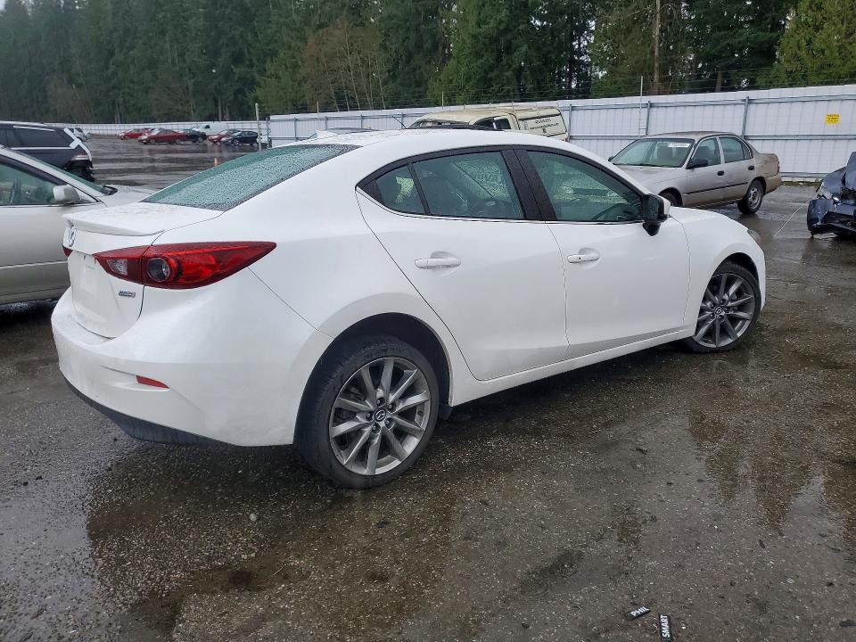 Photo 3 from auction – 2018 MAZDA 3 with VIN 3MZBN1V30JM254659