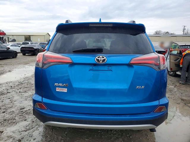 Photo 6 from auction – 2017 TOYOTA RAV4 with VIN JTMWFREVXHJ101232