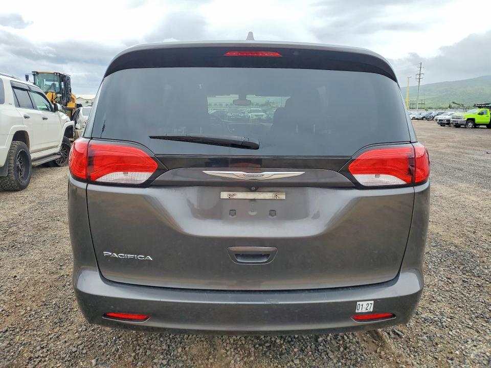 Photo 6 from auction – 2017 CHRYSLER PACIFICA with VIN 2C4RC1DG2HR502408