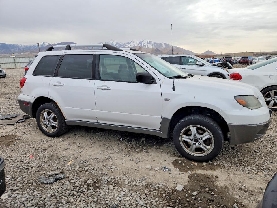 Photo 4 from auction – 2004 MITSUBISHI OUTLANDER with VIN JA4LZ31F04U052454