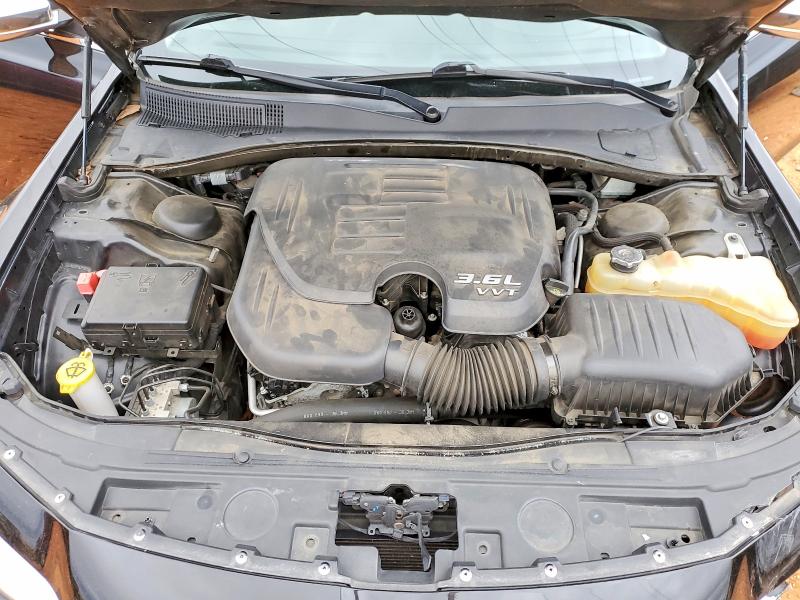 Photo 11 from auction – 2019 CHRYSLER 300 with VIN 2C3CCAEGXKH689581