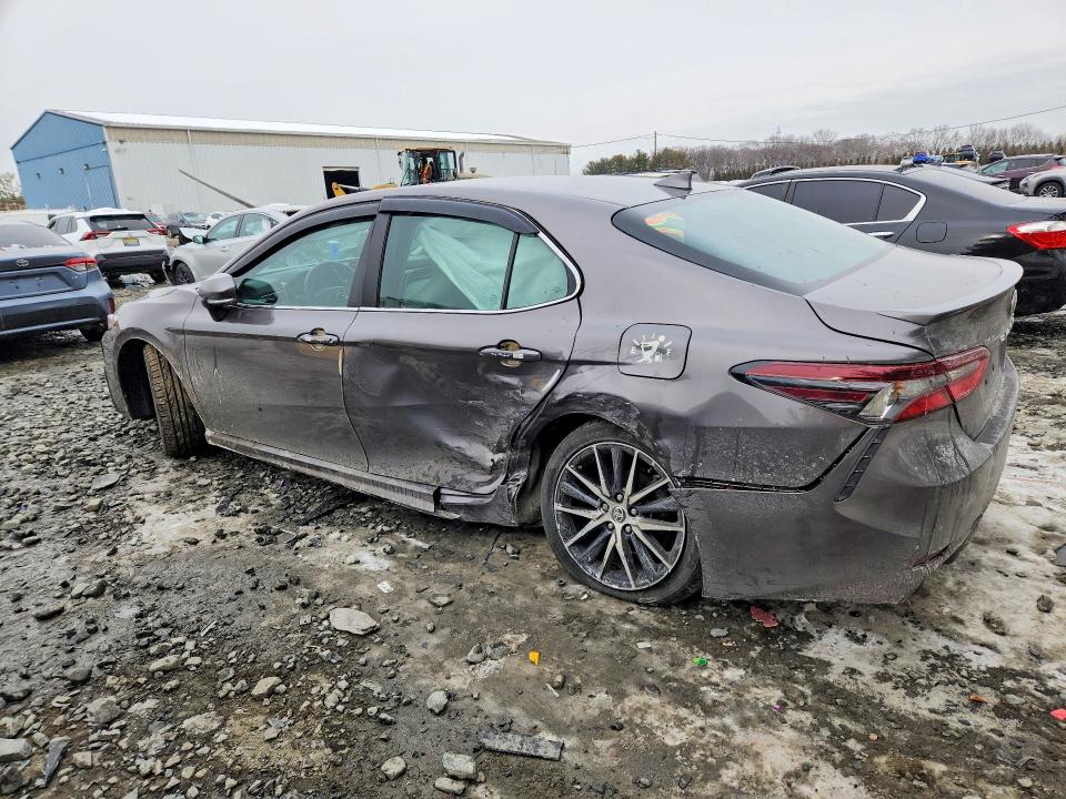 Photo 2 from auction – 2023 TOYOTA CAMRY with VIN 4T1S31AK6PU610943