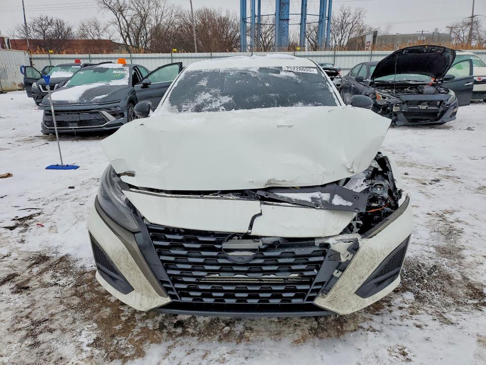 Photo 5 from auction – 2023 NISS ALTIMA with VIN 1N4AL4CV3PN420218