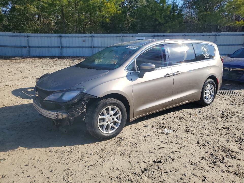 CHRYSLER PACIFICA 2018 with VIN 2C4RC1CG7JR148618 - Photo from auction