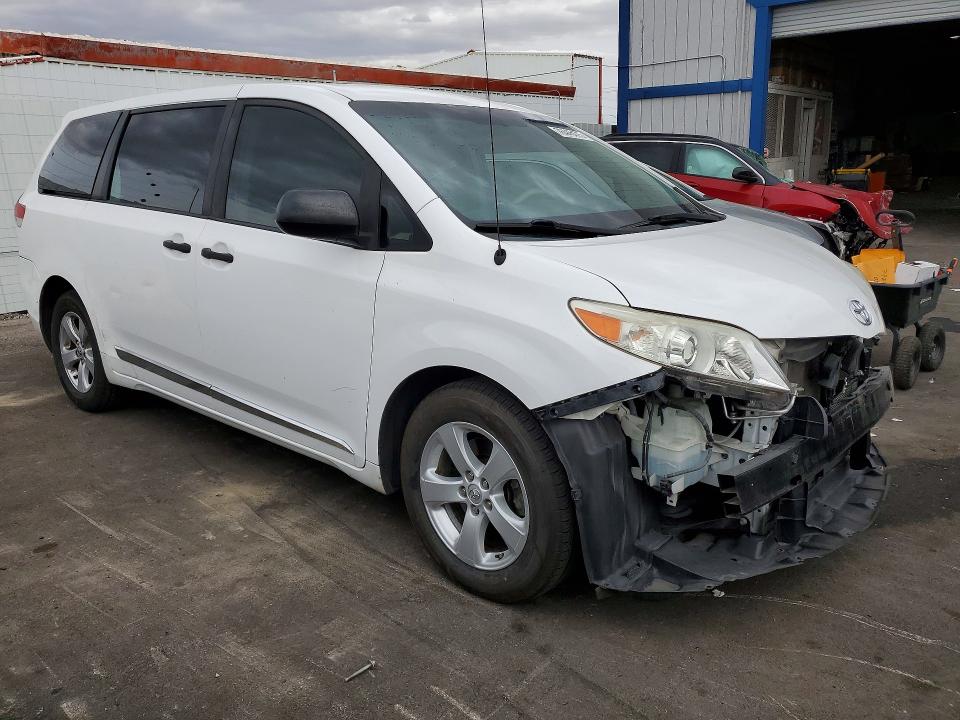 Photo 4 from auction – 2014 TOYOTA SIENNA with VIN 5TDZK3DC6ES490214