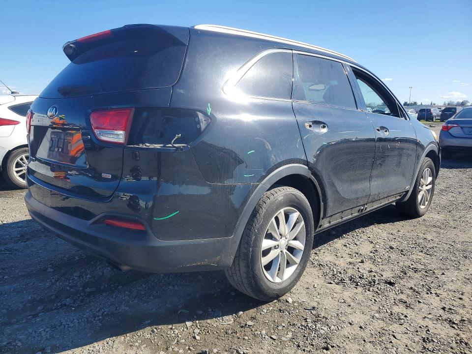 Photo 3 from auction – 2016 KIA SORENTO LX with VIN 5XYPGDA38GG059506