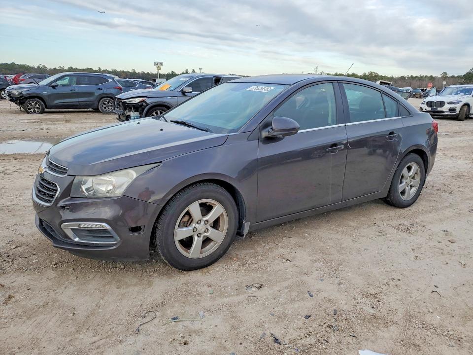 CHEVROLET CRUZE LT 2015 with VIN 1G1PC5SB1F7102854 - Photo from auction