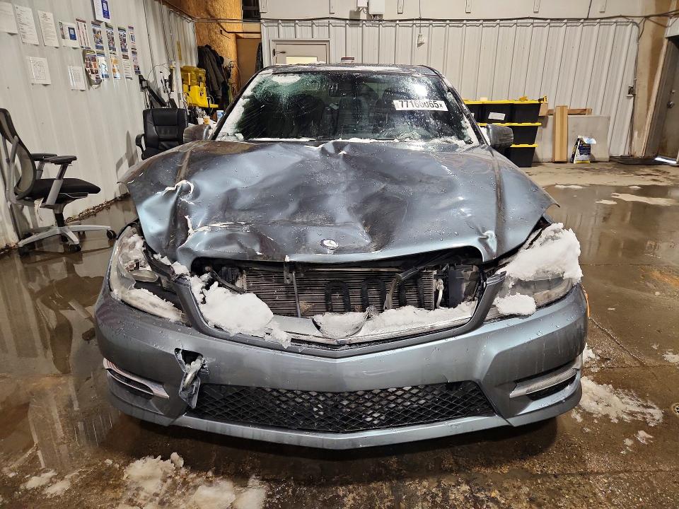 Photo 5 from auction – 2012 MERCEDES-BENZ C with VIN WDDGF8BBXCA728939