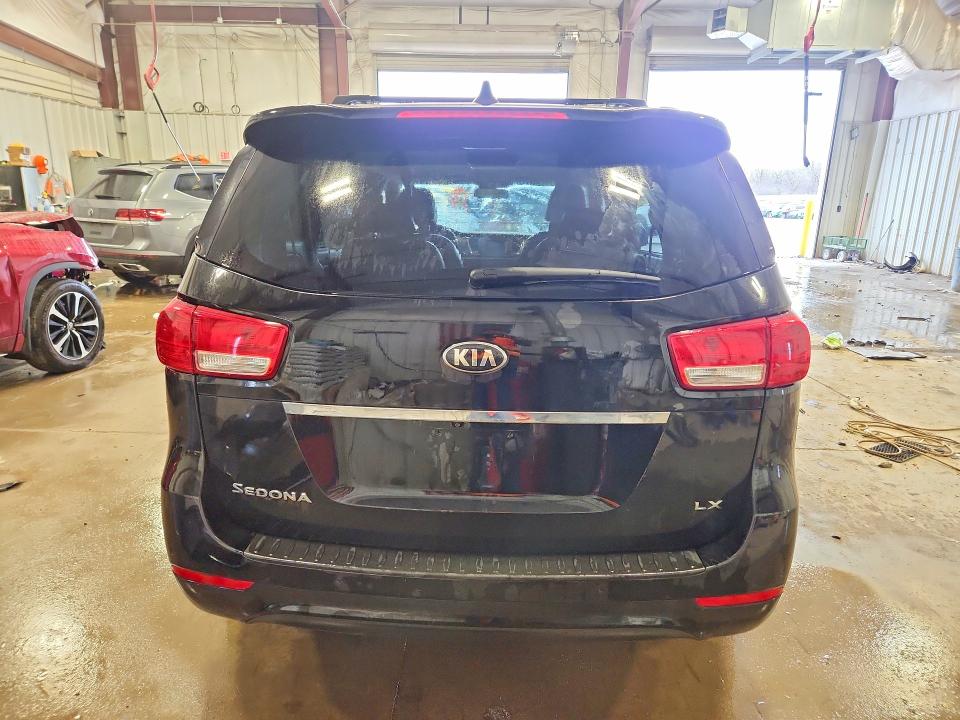 Photo 6 from auction – 2017 KIA SEDONA with VIN KNDMB5C14H6307015