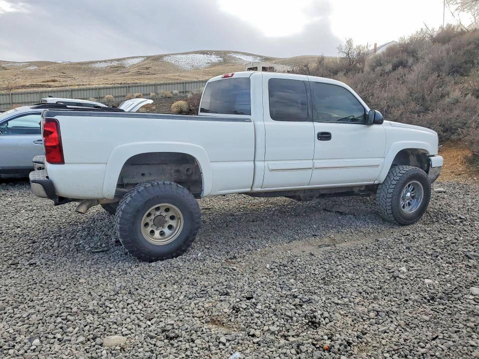 Photo 3 from auction – 2003 CHEVROLET SILVERADO with VIN 1GCHK29123E193151