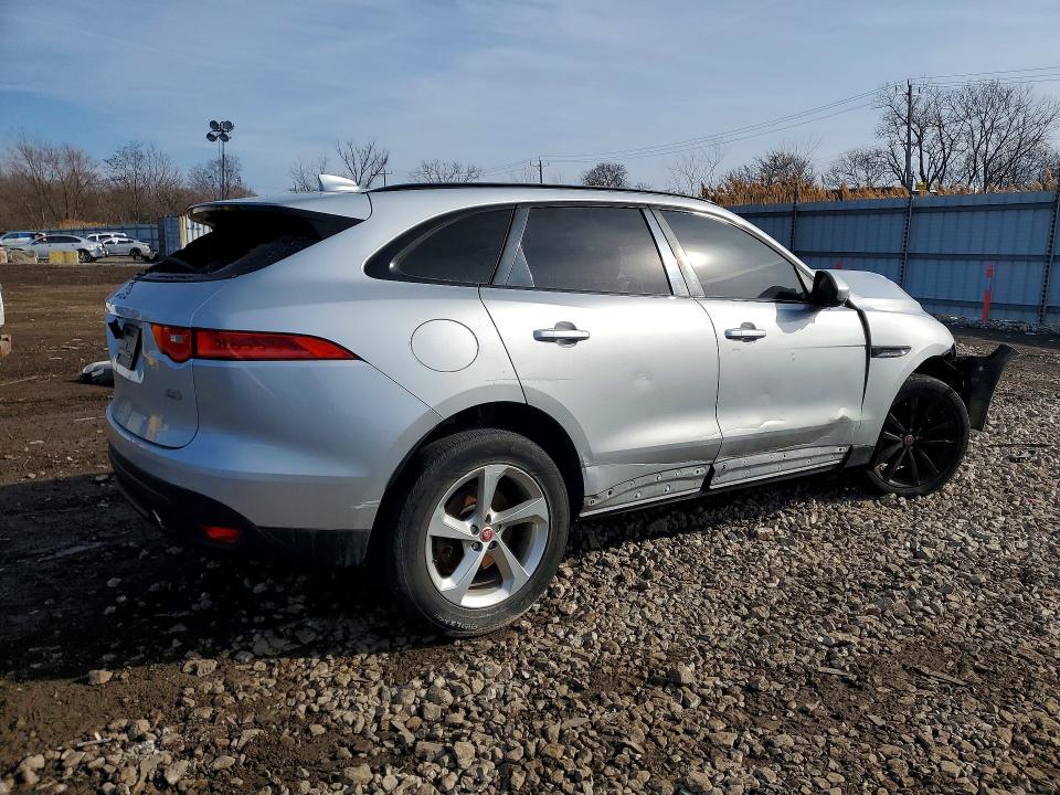 Фото 3 с аукциона – 2017 JAGUAR F-PACE с VIN SADCJ2BVXHA895859
