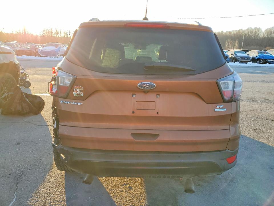 Photo 6 from auction – 2017 FORD ESCAPE with VIN 1FMCU0GD6HUA79295